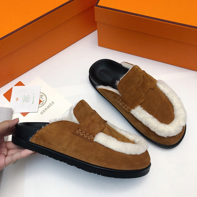 GO MULE IN BRONZE BROWN SUEDE ATTACH WHITE FLEECE