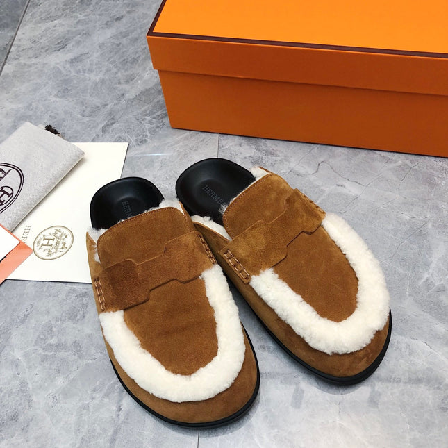 GO MULE IN BRONZE BROWN SUEDE ATTACH WHITE FLEECE