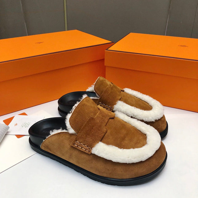 GO MULE IN BRONZE BROWN SUEDE ATTACH WHITE FLEECE