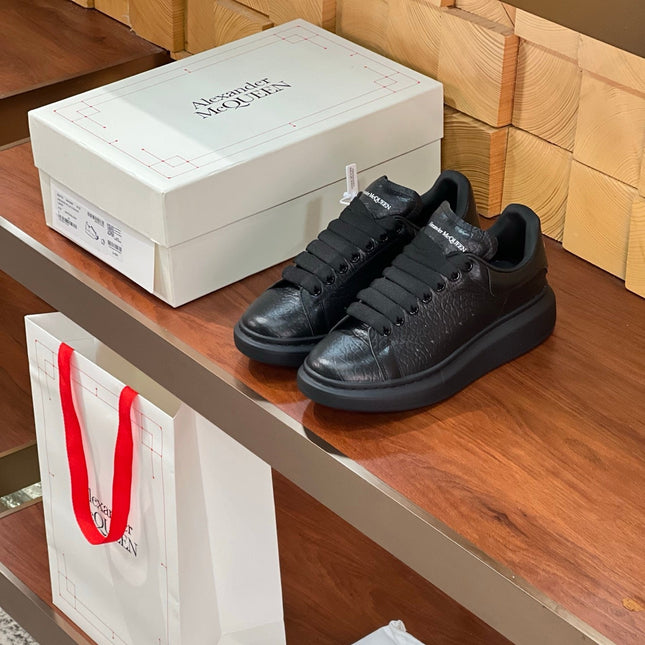 OVERSIZED SNEAKERS IN BLACK TEXTURED LAMBSKIN