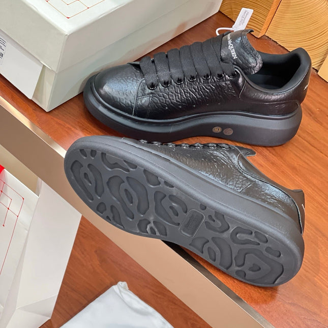 OVERSIZED SNEAKERS IN BLACK TEXTURED LAMBSKIN