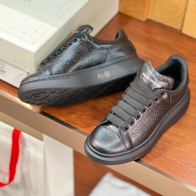 OVERSIZED SNEAKERS IN BLACK TEXTURED LAMBSKIN