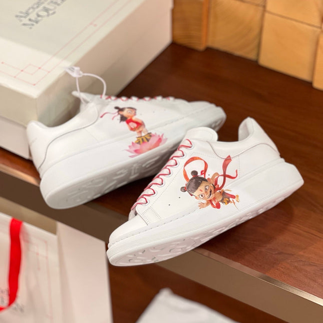 OVERSIZED SNEAKERS IN WHITE CALFSKIN WITH CARTOON FIGURE