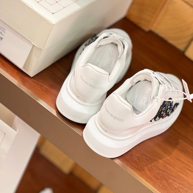 OVERSIZED SNEAKERS IN WHITE CALFSKIN EMBROIDERED MULTICOLOR SNAKE