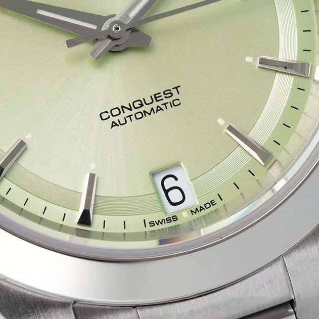 CONQUEST WATCH SILVER CASE WITH PASTEL GRAY DIAL