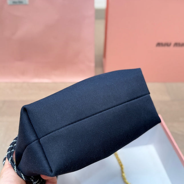 CHAIN SHOULDER BAG 18 IN BLACK FABRIC GOLD HARDWARE