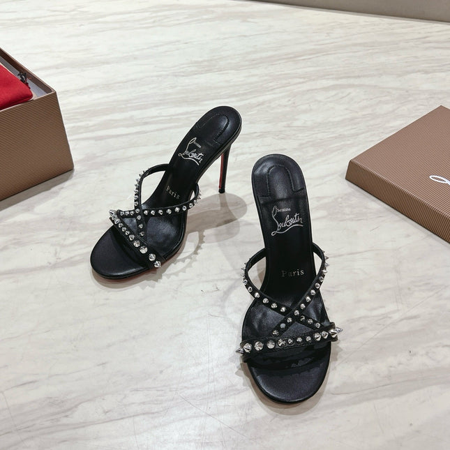 CRYSTAL GLITTER CRISS-CROSS STRAP SANDALS IN BLACK CALFSKIN