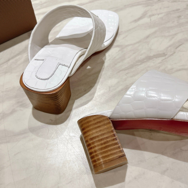 EMBOIDERED LOGO MULES IN WHITE EMBOSSED CALFSKIN