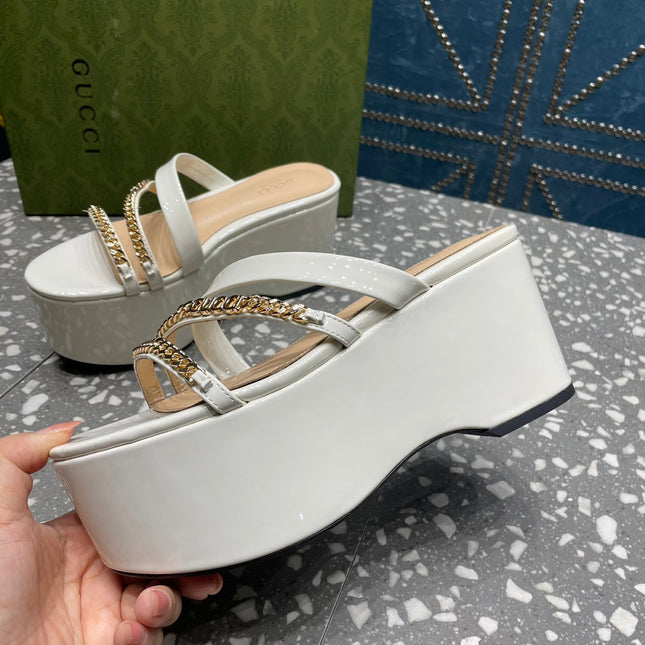 HIGH WEDGE PLATFORM IN WHITE CALFSKIN WITH GOLD HARDWARE
