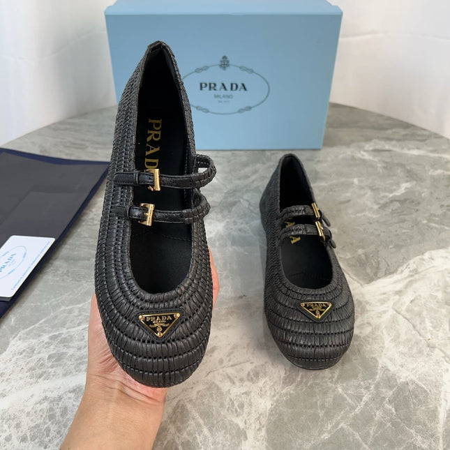 PRADA 25S BALLET FLAT IN BLACK RAFFIA AND CALFSKIN