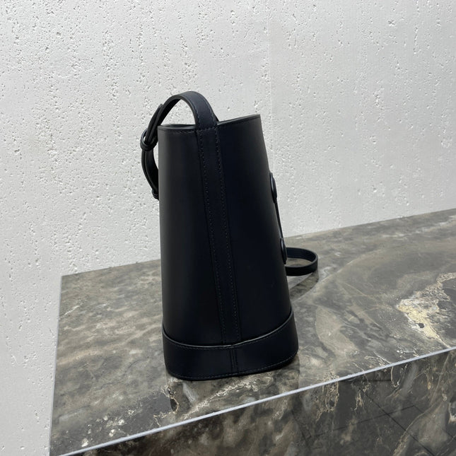 CELINE 25S CUIR TRIOMPHE BAG 30 IN BLACK CALFSKIN