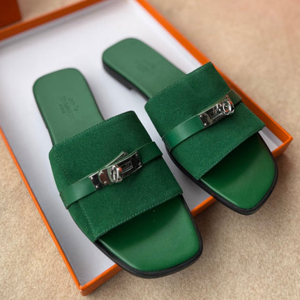 0RAN SANDALS IN EMERALD GREEN CALFSKIN