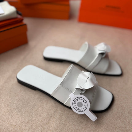 0RAN SANDALS IN WHITE CALFSKIN