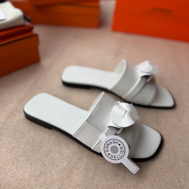 0RAN SANDALS IN WHITE CALFSKIN