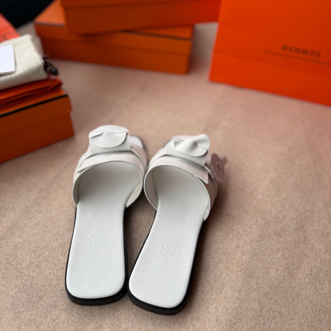 0RAN SANDALS IN WHITE CALFSKIN
