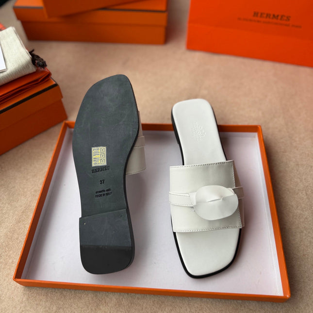 0RAN SANDALS IN WHITE CALFSKIN