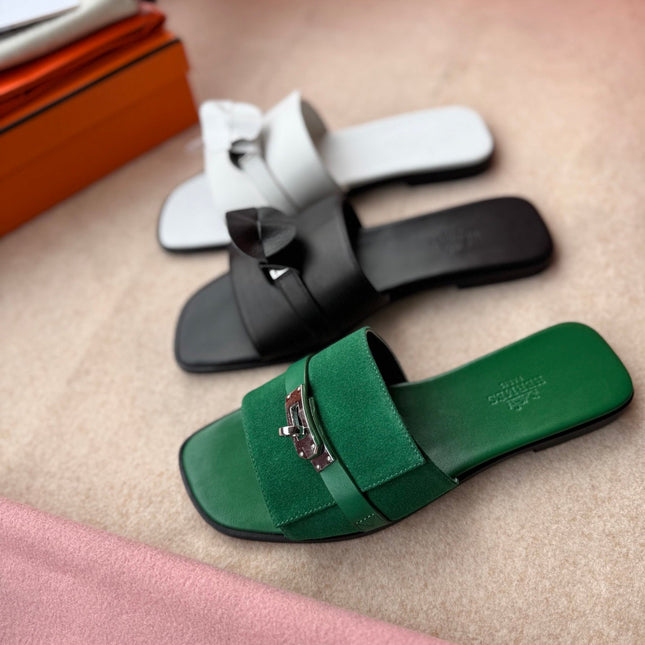 0RAN SANDALS IN BLACK CALFSKIN