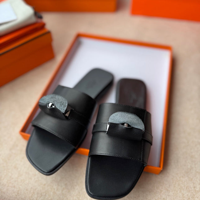0RAN SANDALS IN BLACK CALFSKIN