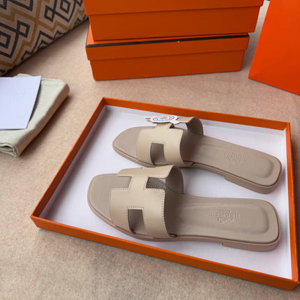 0RAN SANDALS IN KHAKI BROWN CALFSKIN