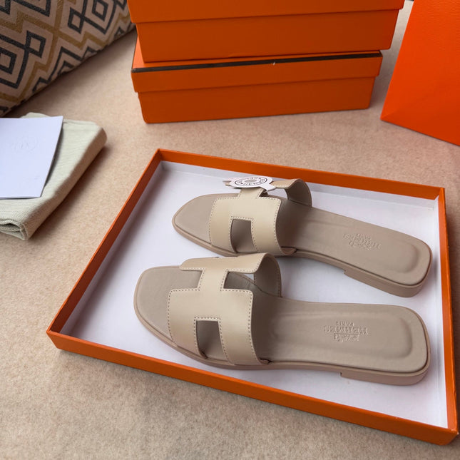 0RAN SANDALS IN KHAKI BROWN CALFSKIN