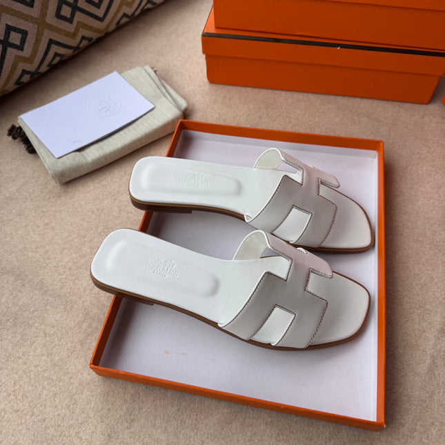 0RAN SANDALS IN WHITE CALFSKIN