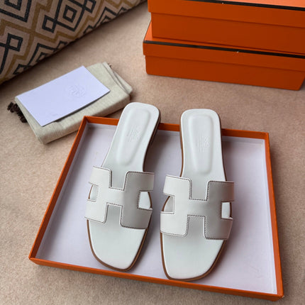 0RAN SANDALS IN WHITE CALFSKIN