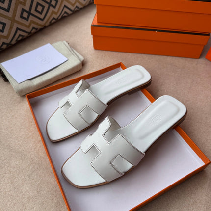 0RAN SANDALS IN WHITE CALFSKIN