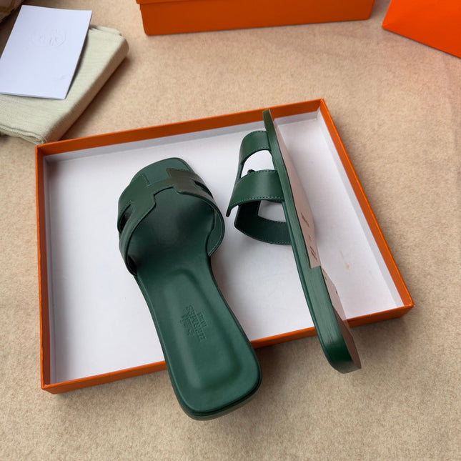 0RAN SANDALS IN FOREST GREEN CALFSKIN