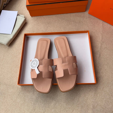 0RAN SANDALS IN PEACH PINK CALFSKIN