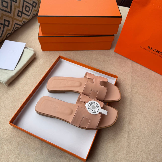 0RAN SANDALS IN PEACH PINK CALFSKIN