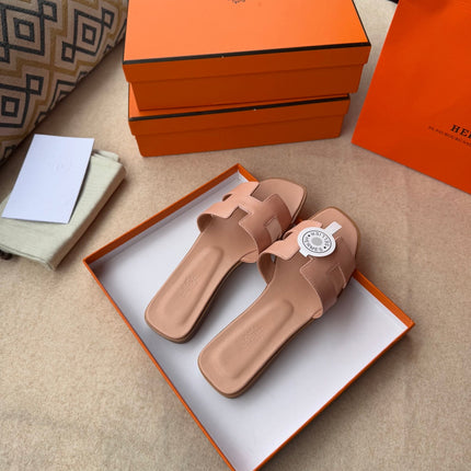 0RAN SANDALS IN PEACH PINK CALFSKIN