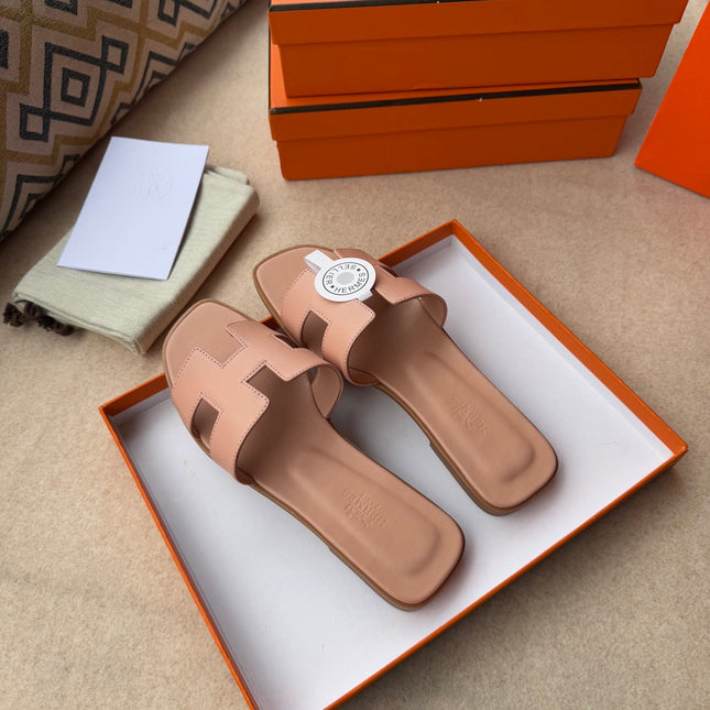 0RAN SANDALS IN PEACH PINK CALFSKIN