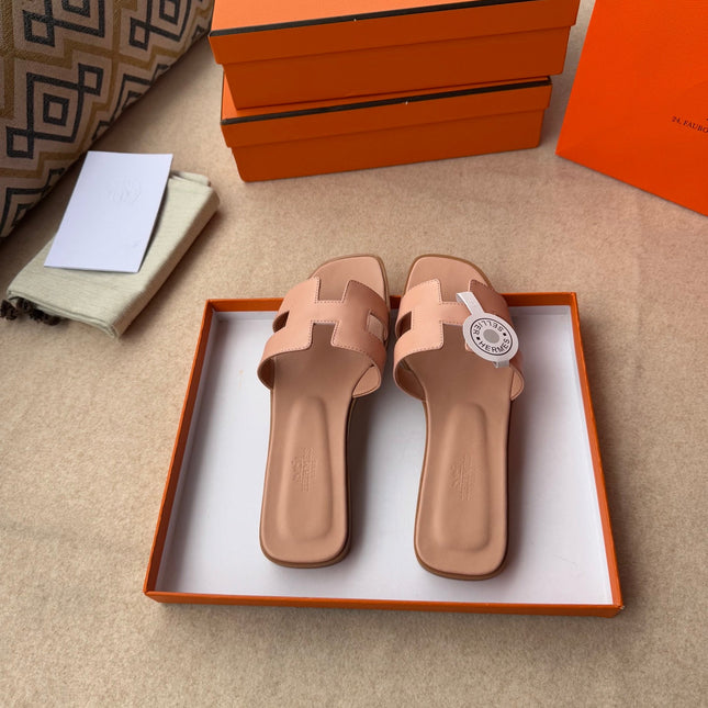 0RAN SANDALS IN PEACH PINK CALFSKIN
