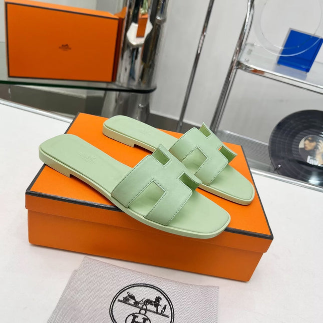 0RAN SANDALS IN GREEN PASTEL CALFSKIN