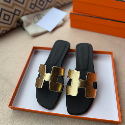 0RAN SANDALS IN LIGHT GOLD CALFSKIN
