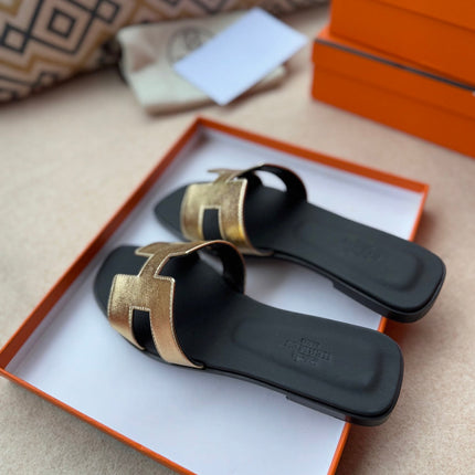 0RAN SANDALS IN LIGHT GOLD CALFSKIN