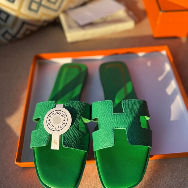 0RAN SANDALS IN SHAMROCK GREEN CALFSKIN