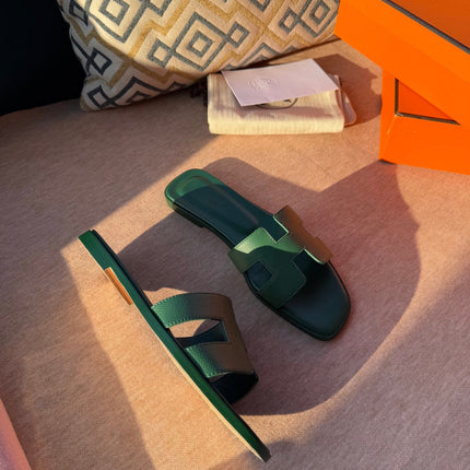 0RAN SANDALS IN HUNTER GREEN CALFSKIN