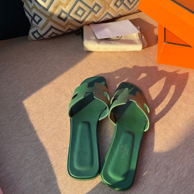 0RAN SANDALS IN HUNTER GREEN CALFSKIN