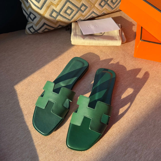0RAN SANDALS IN HUNTER GREEN CALFSKIN