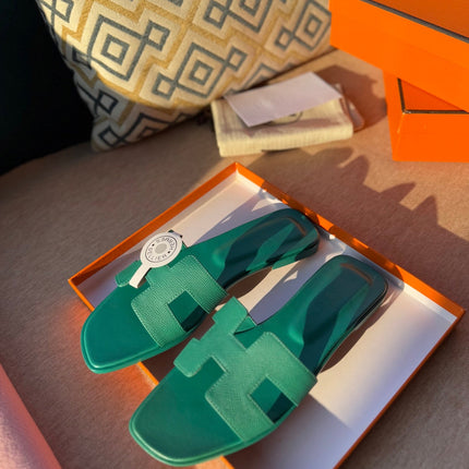 0RAN SANDALS IN PERSIAN GREEN CALFSKIN