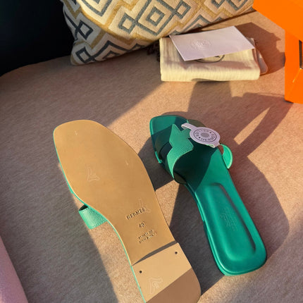 0RAN SANDALS IN PERSIAN GREEN CALFSKIN