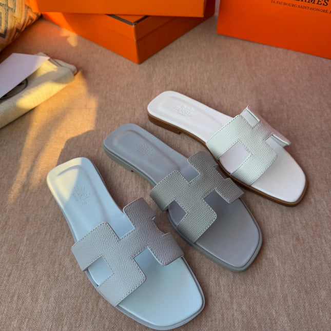 0RAN SANDALS IN ICE BLUE CALFSKIN