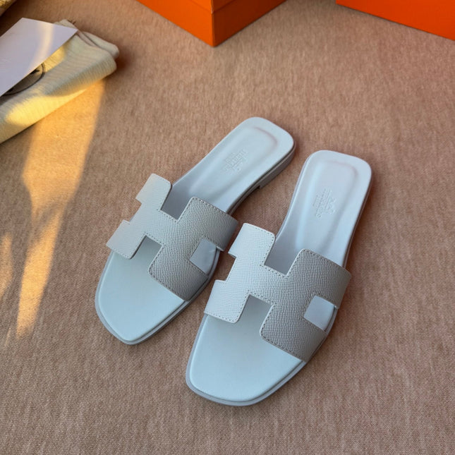 0RAN SANDALS IN ICE BLUE CALFSKIN