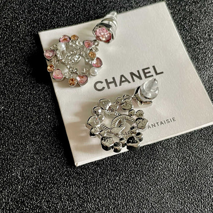 DOUBLE C STUD EARRINGS IN SILVER METAL WHITE & PINK STONES
