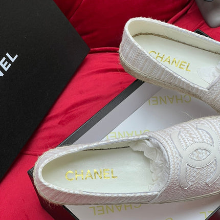 WOVEN LOAFERS IN WHITE FABRIC