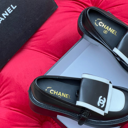 CC MOCCASIN LOAFER IN BLACK MIX WHITE LAMBSKIN