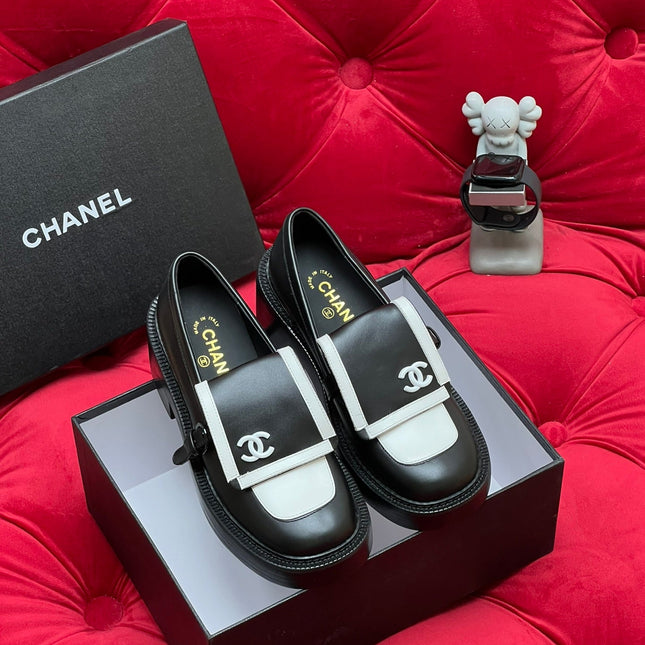 CC MOCCASIN LOAFER IN BLACK MIX WHITE LAMBSKIN