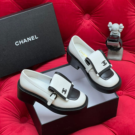 CC MOCCASIN LOAFER IN WHITE MIX BLACK LAMBSKIN