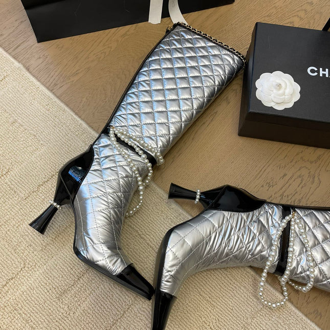 KNEE HIGH BOOTS 8 CM IN SILVER MIX BLACK CALFSKIN WITH PEARL CHAIN